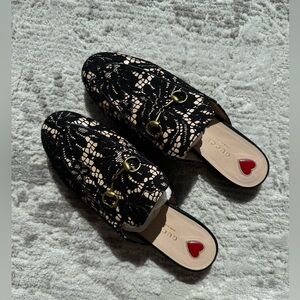 Gucci slipper 38 1/2 size , used just 2 times, looks like a new!